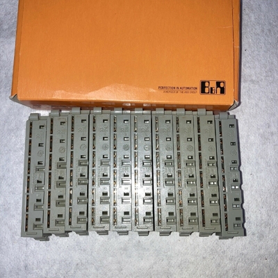 X20TB06과 X20TB12 단자 블록에 의해 배선된 X20TB12 B&amp;R X20 24 VDC 모듈
