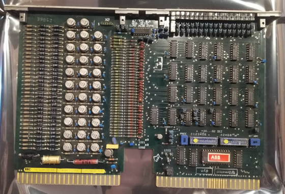 ABB 07YS03 GJR2263800R3 출력 모듈 소켓 보드