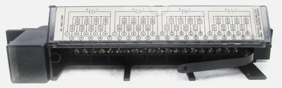 IC697MDL750 GE 디스크리트 출력 모듈 24/48 볼트 DC 0.5 Amp 32 포인트 출력 모듈
