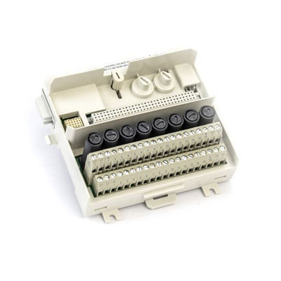 TU838 ABB S800 확장 모듈 종단 장치 2x4 융합 변환기 전원 콘센트 3BSE008572R1