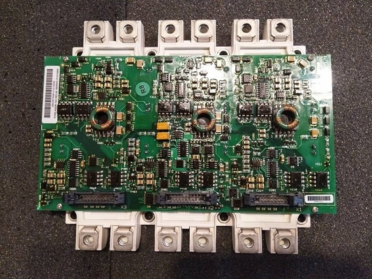 FS300R17KE3 ABB ACS800은 FS300R17KE3/AGDR-76C 설치 부속물 PLC 예비품을 운전합니다